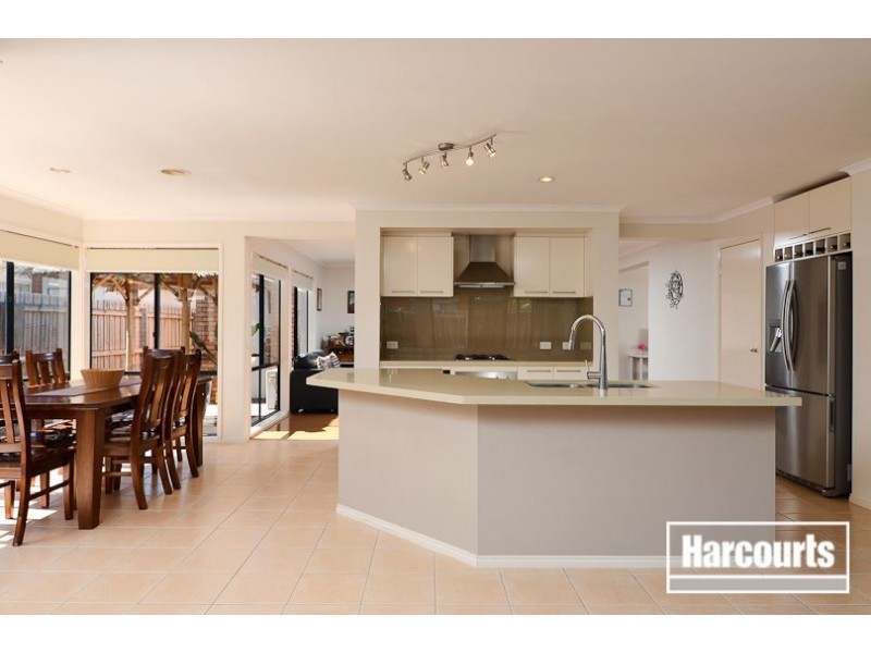 13 Osmington Circle, Narre Warren South VIC 3805