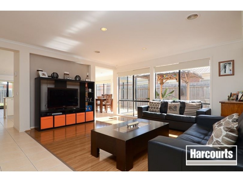 13 Osmington Circle, Narre Warren South VIC 3805