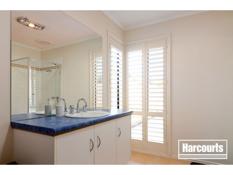 13 Osmington Circle, Narre Warren South VIC 3805