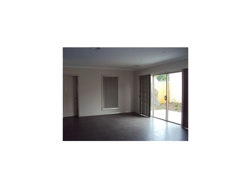 1/148 Monahans Road, Cranbourne VIC 3977