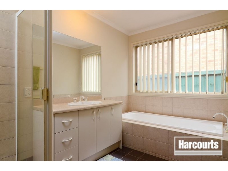 18 Harrington Drive, Narre Warren South VIC 3805