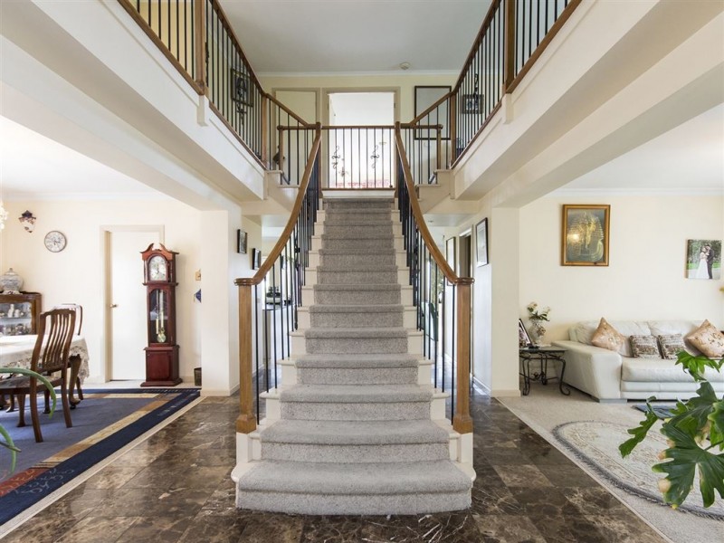 17 Winterton Court, Hallam VIC 3803