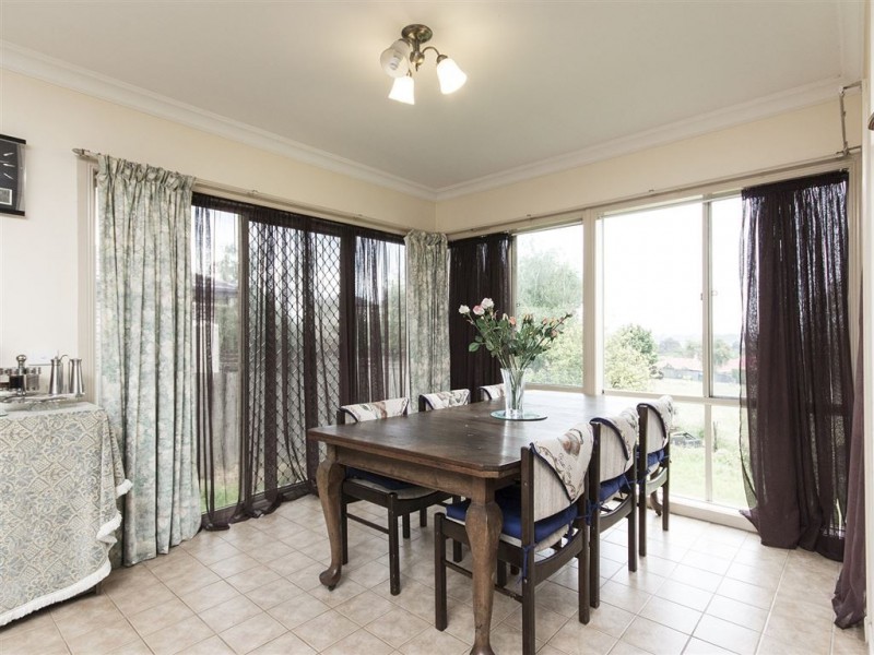 17 Winterton Court, Hallam VIC 3803