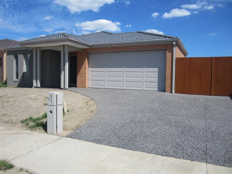 10 Burford Way, Cranbourne North VIC 3977