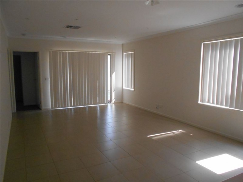 25 Celsius Drive, Cranbourne North VIC 3977