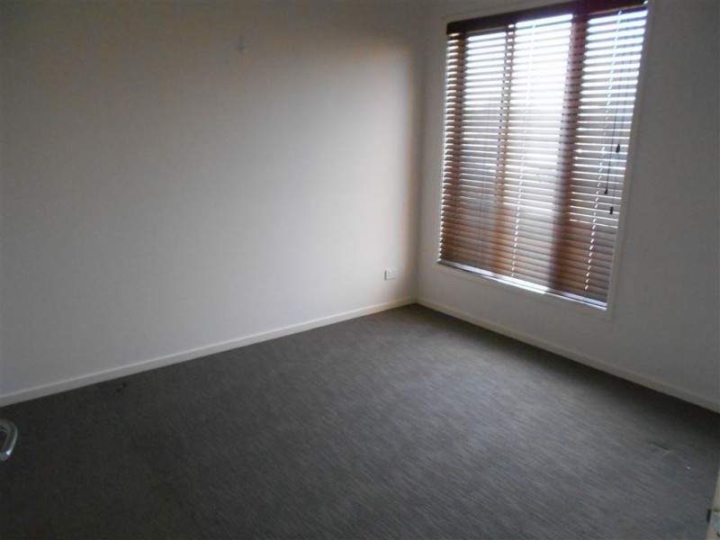 25 Celsius Drive, Cranbourne North VIC 3977