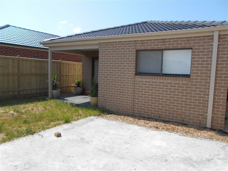 25 Celsius Drive, Cranbourne North VIC 3977