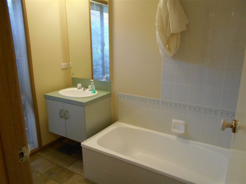 5 James Bathe Way, Narre Warren South VIC 3805