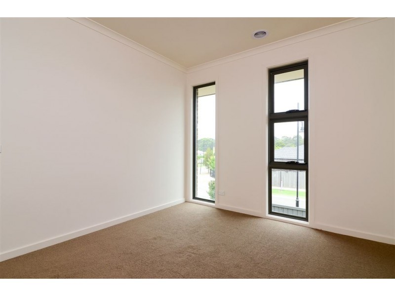 26 Emu Bush Drive, Cranbourne West VIC 3977