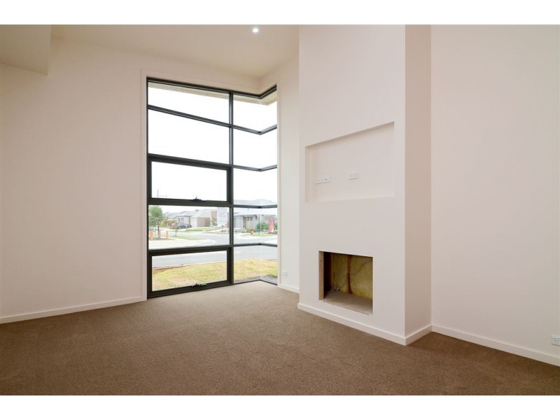 26 Emu Bush Drive, Cranbourne West VIC 3977