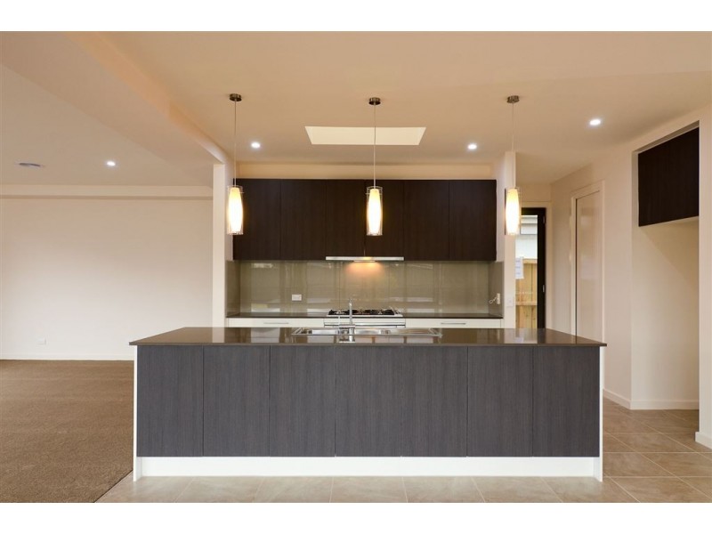 26 Emu Bush Drive, Cranbourne West VIC 3977