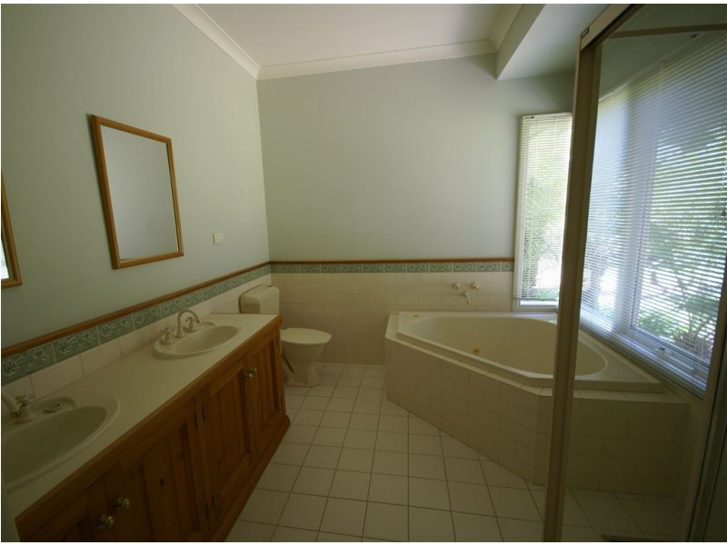 17 Taroona Close, Mount Eliza VIC 3930