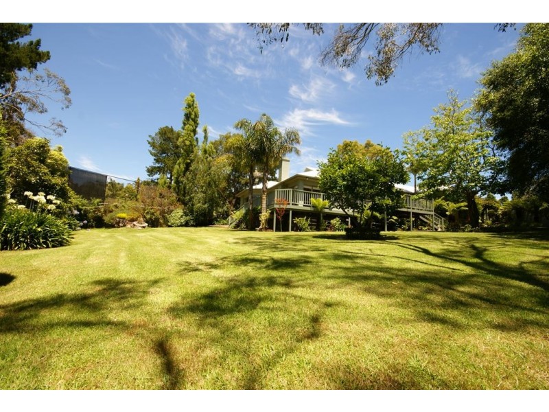 17 Taroona Close, Mount Eliza VIC 3930