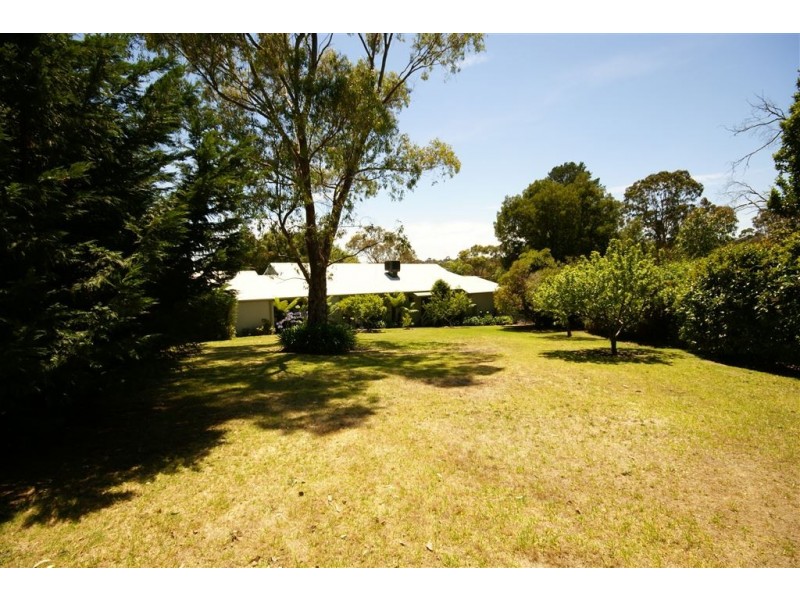 17 Taroona Close, Mount Eliza VIC 3930