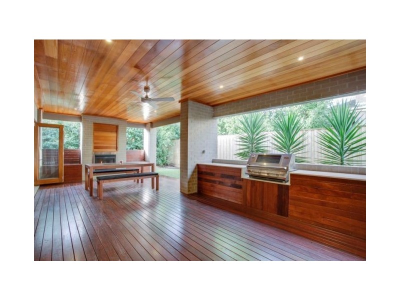 11 Kooyong Close, Officer VIC 3809