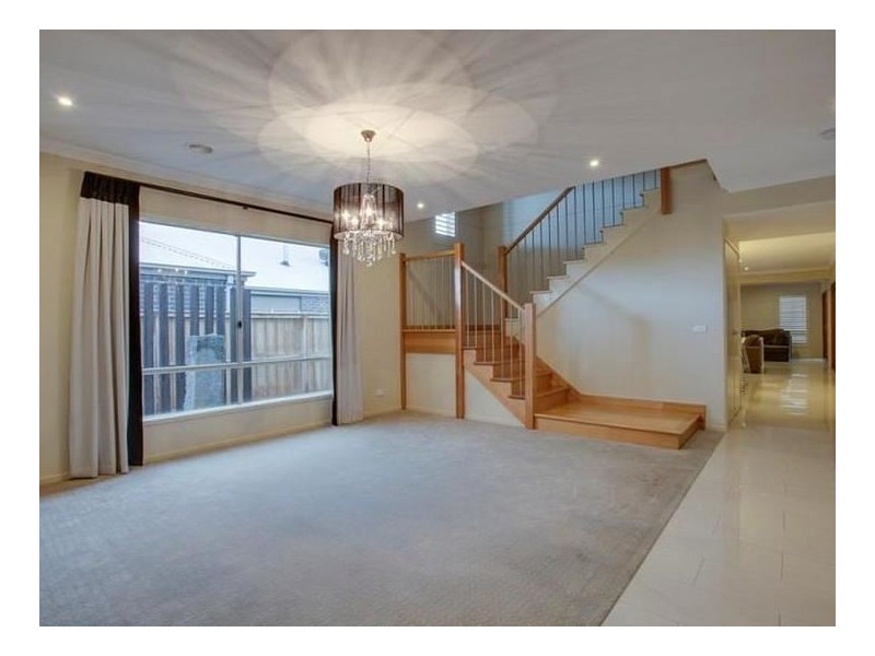 11 Kooyong Close, Officer VIC 3809