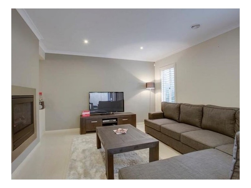 11 Kooyong Close, Officer VIC 3809