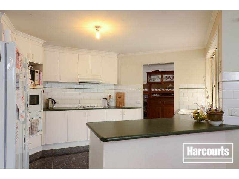 29 Sandalwood Drive, Narre Warren VIC 3805