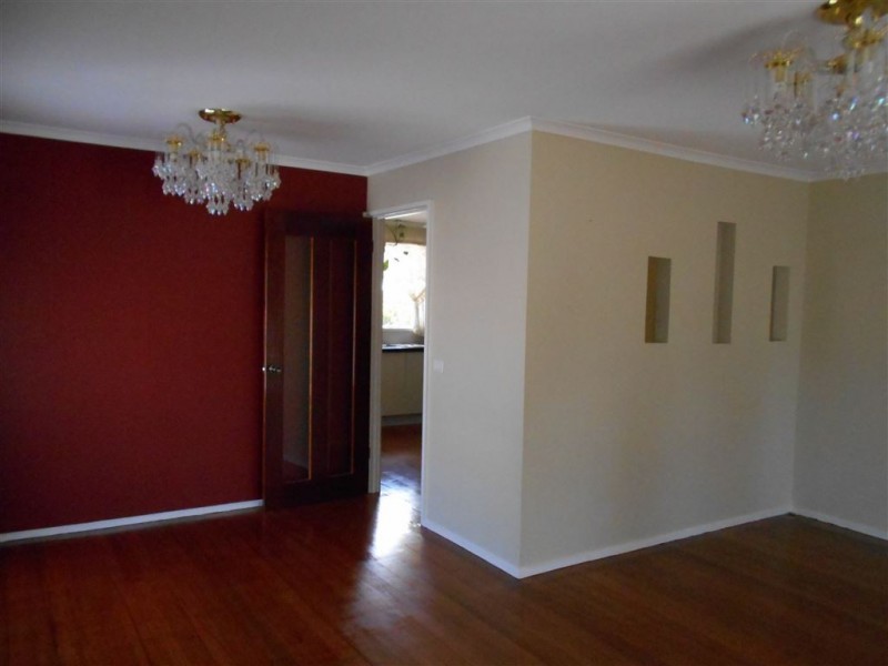 42 Thomas Cres, Cranbourne VIC 3977