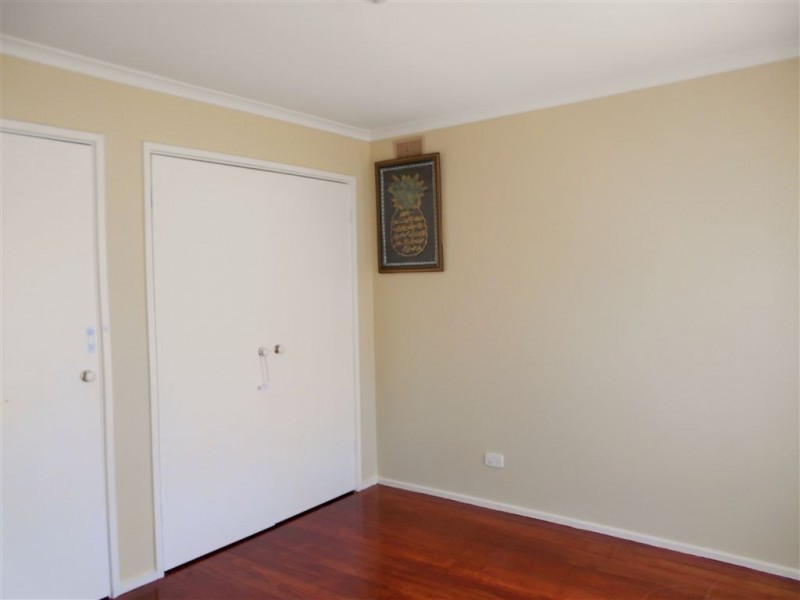 42 Thomas Cres, Cranbourne VIC 3977