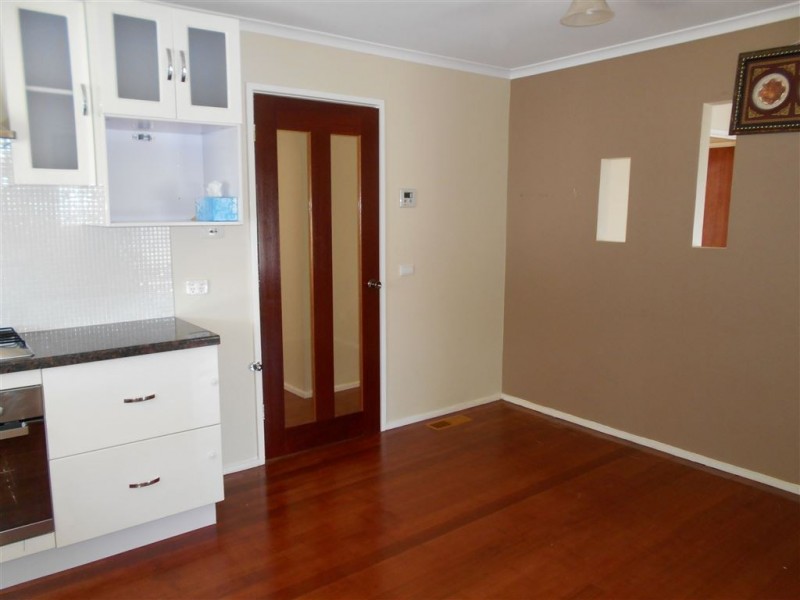 42 Thomas Cres, Cranbourne VIC 3977