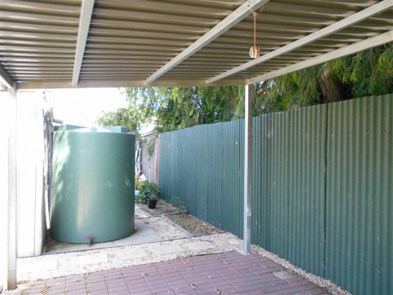 42 Thomas Cres, Cranbourne VIC 3977