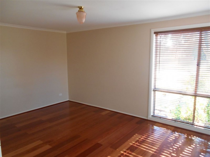 6 Cirai Crescent, Cranbourne West VIC 3977