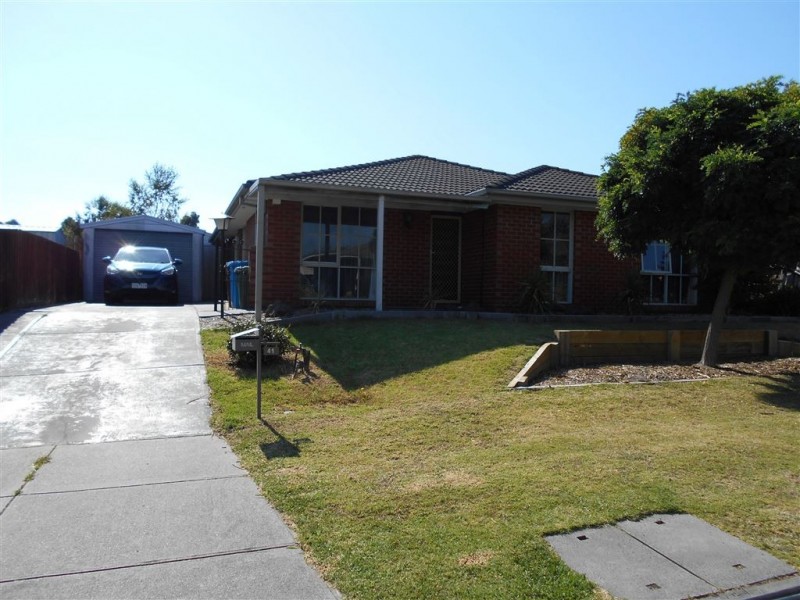 41 Broome Crescent, Cranbourne North VIC 3977