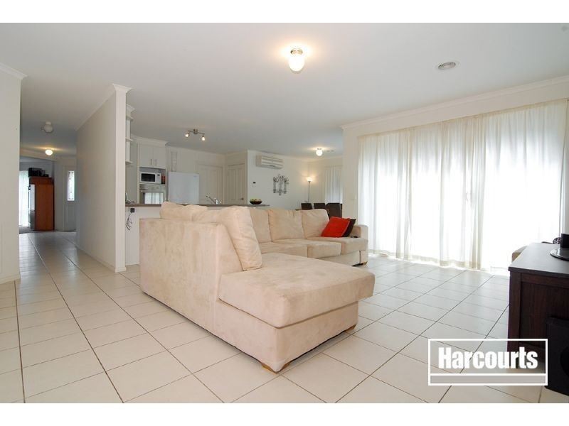 18 Mathoura Court, Berwick VIC 3806