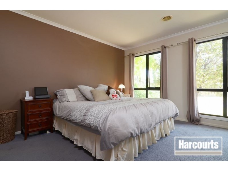 10 Hyacinth Rise, Narre Warren South VIC 3805