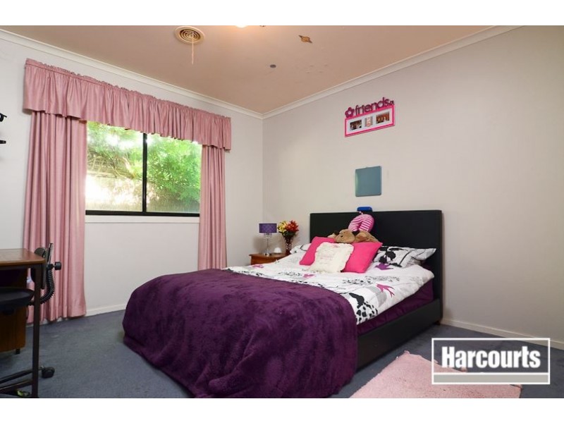 10 Hyacinth Rise, Narre Warren South VIC 3805