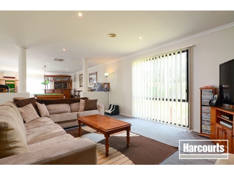 10 Hyacinth Rise, Narre Warren South VIC 3805