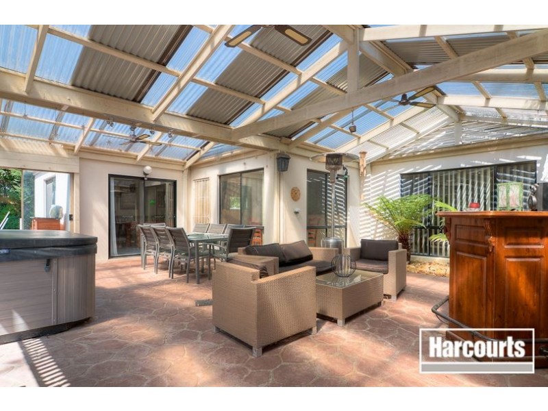 10 Hyacinth Rise, Narre Warren South VIC 3805