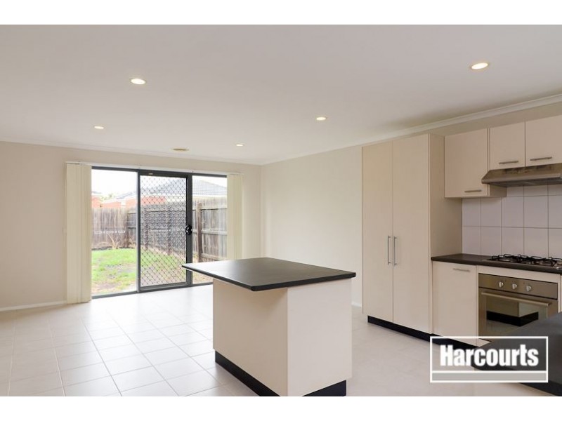 63 Phoenix Ave, Cranbourne VIC 3977