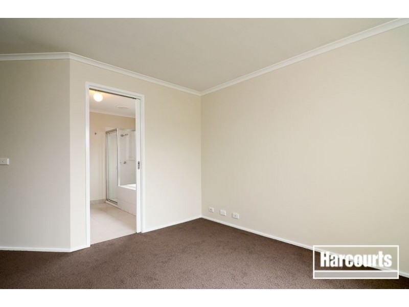 63 Phoenix Ave, Cranbourne VIC 3977