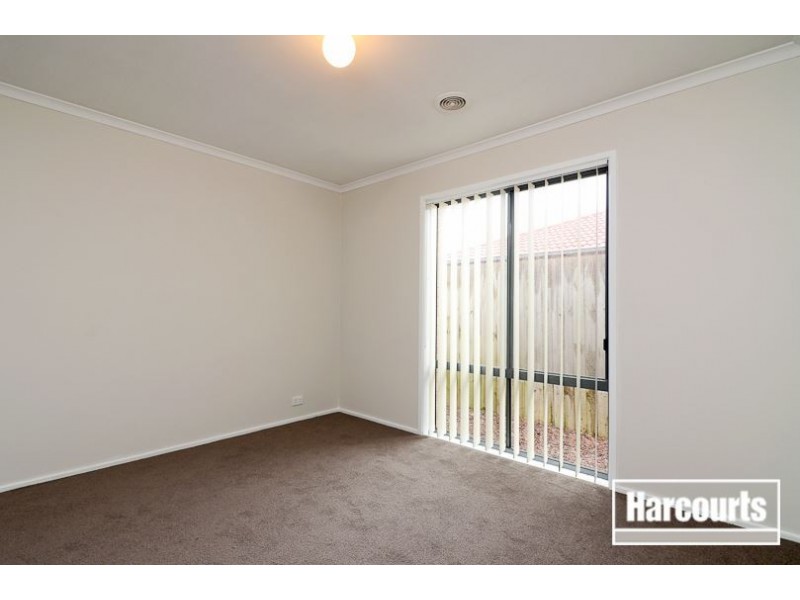 63 Phoenix Ave, Cranbourne VIC 3977