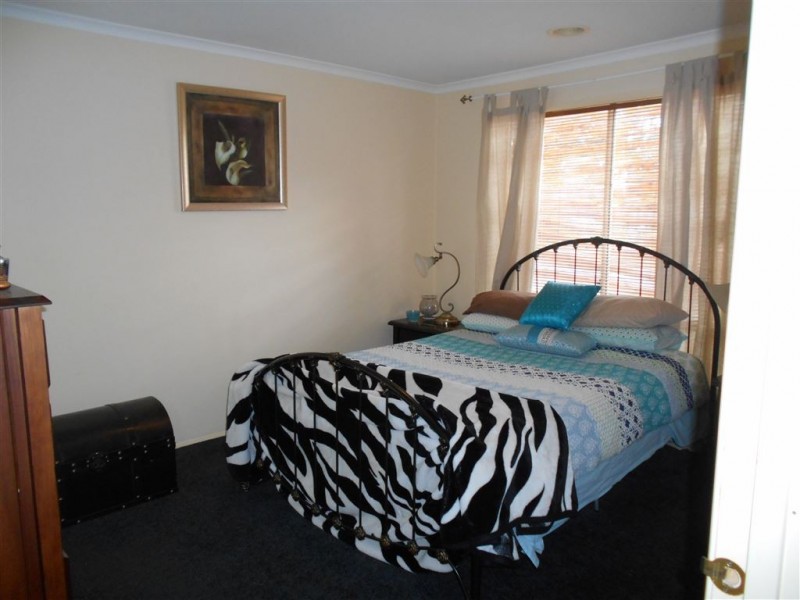 5 Cromford Crescent, Narre Warren South VIC 3805