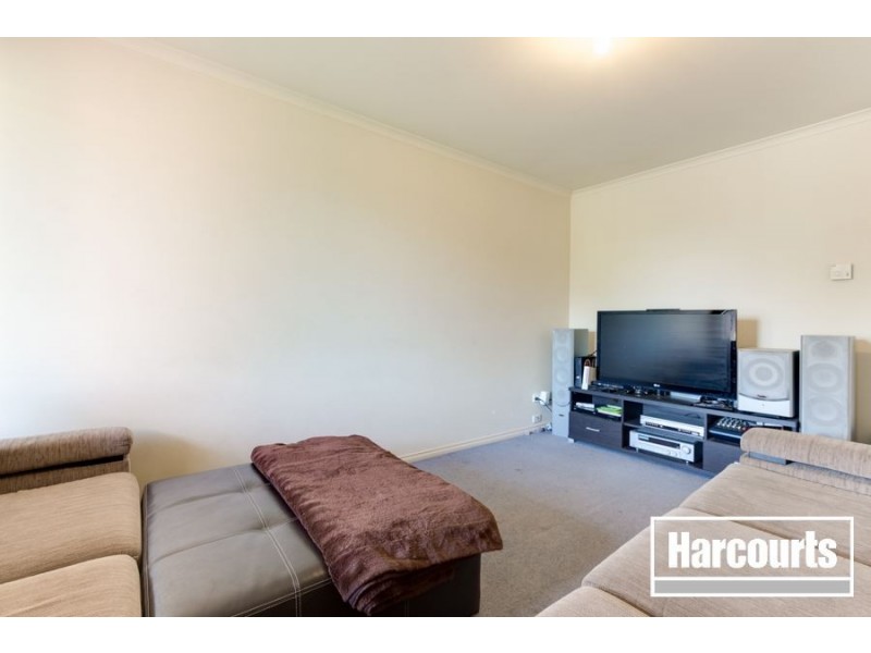 24 Maddock Drive, Cranbourne East VIC 3977