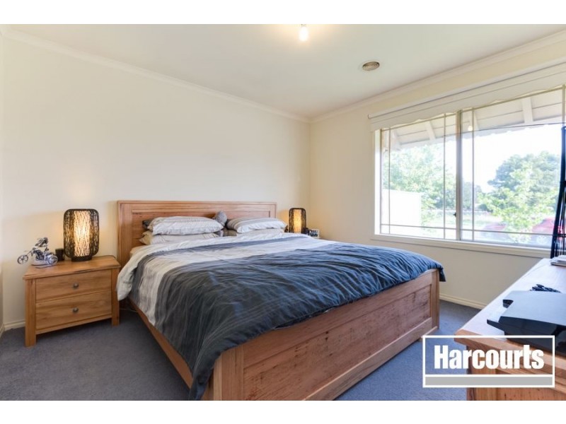 24 Maddock Drive, Cranbourne East VIC 3977
