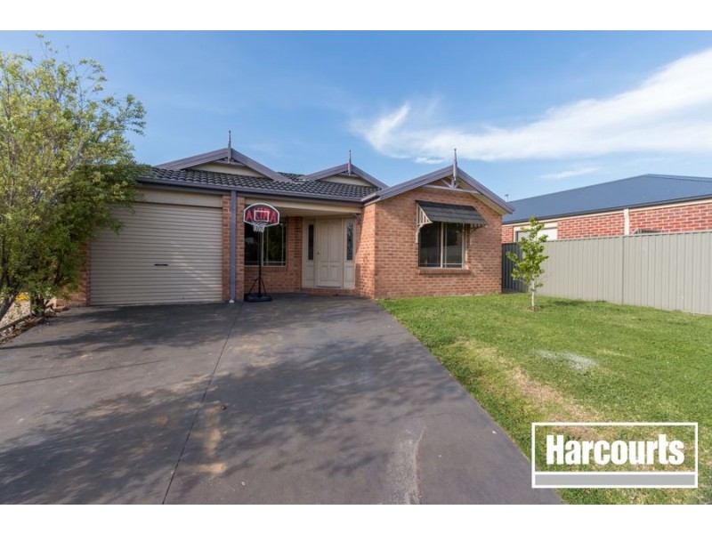 24 Maddock Drive, Cranbourne East VIC 3977