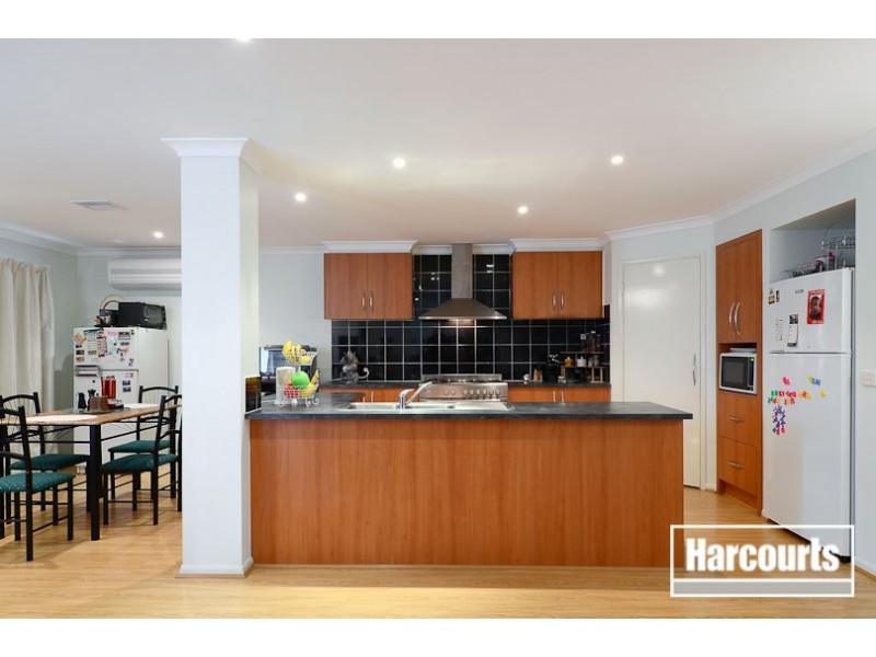 22 Robusta Avenue, Cranbourne VIC 3977