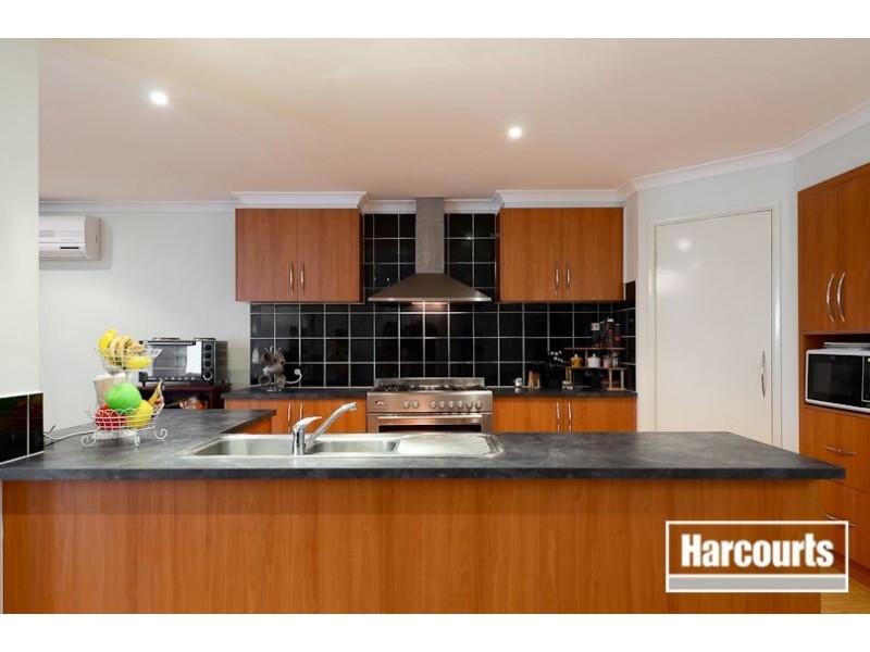 22 Robusta Avenue, Cranbourne VIC 3977