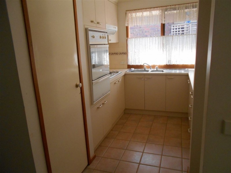 2 Mirrabook Court, Berwick VIC 3806