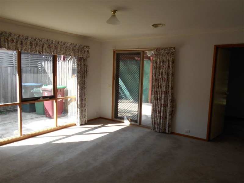 2 Mirrabook Court, Berwick VIC 3806