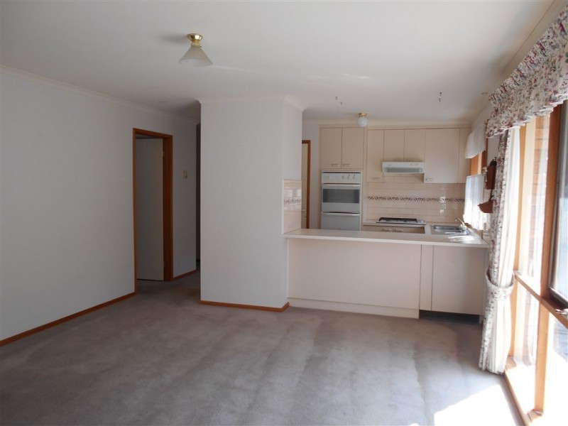 2 Mirrabook Court, Berwick VIC 3806