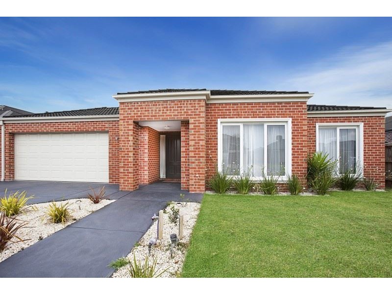 69 Charlbury Crescent, Cranbourne North VIC 3977