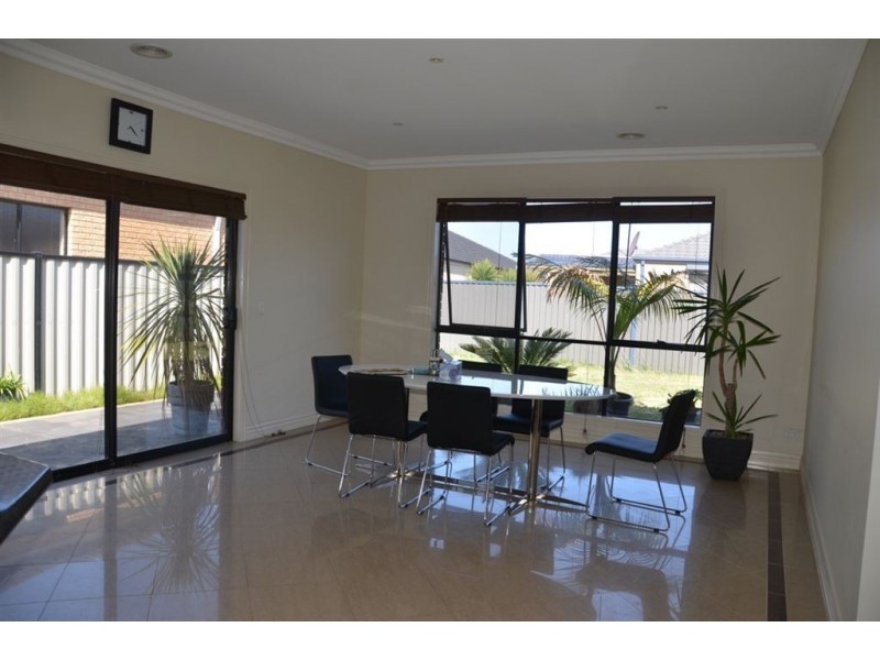 54 Penton Way, Lynbrook VIC 3975