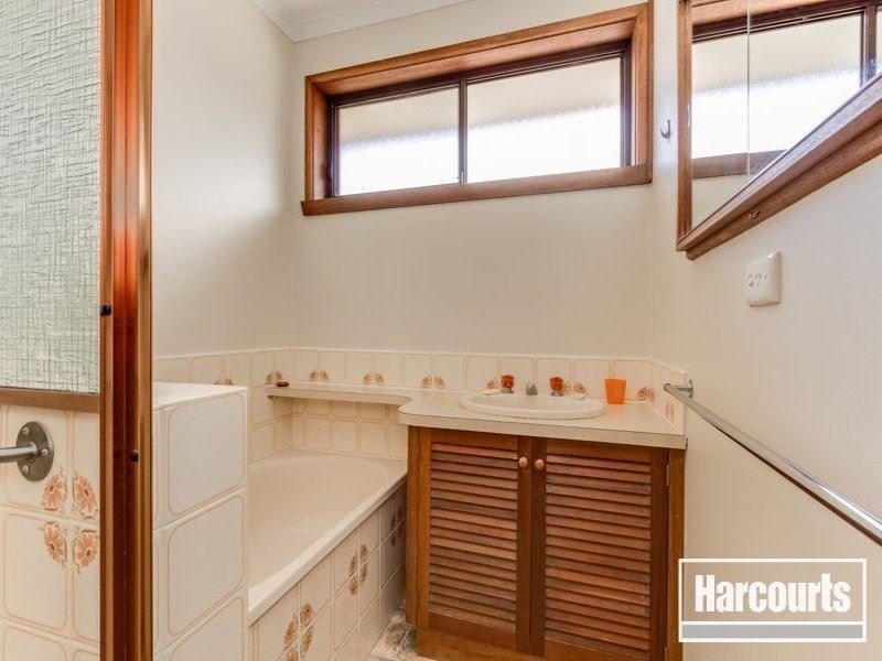 2/14 Russell Street, Cranbourne VIC 3977