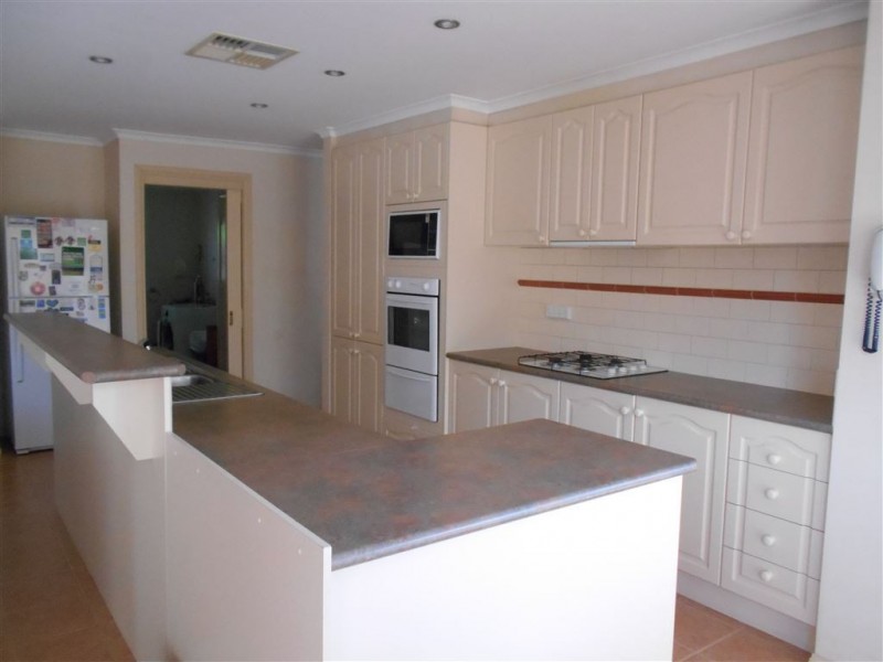 6 Hillston Court, Narre Warren South VIC 3805