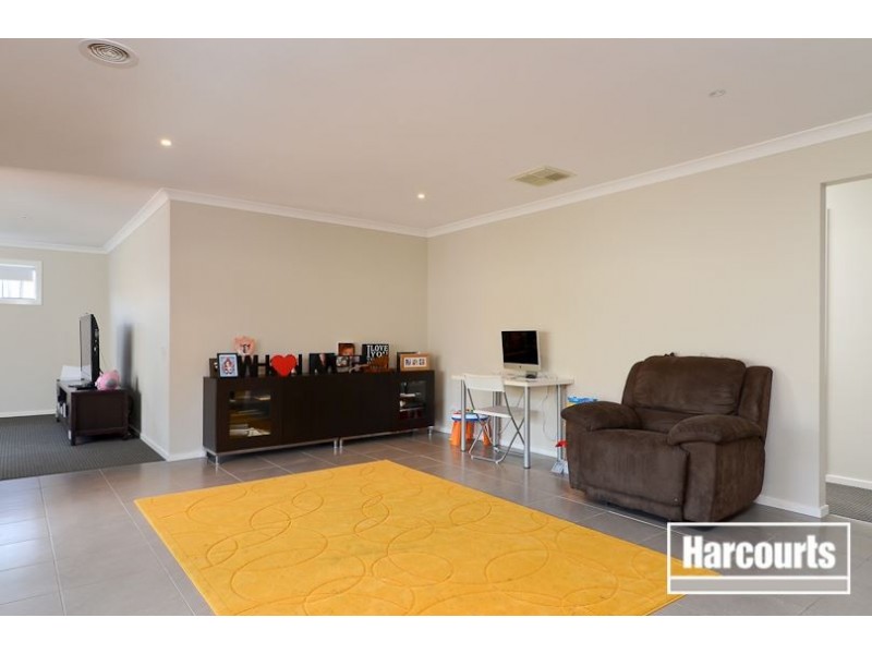 62 Fairhaven Blvd, Cranbourne West VIC 3977